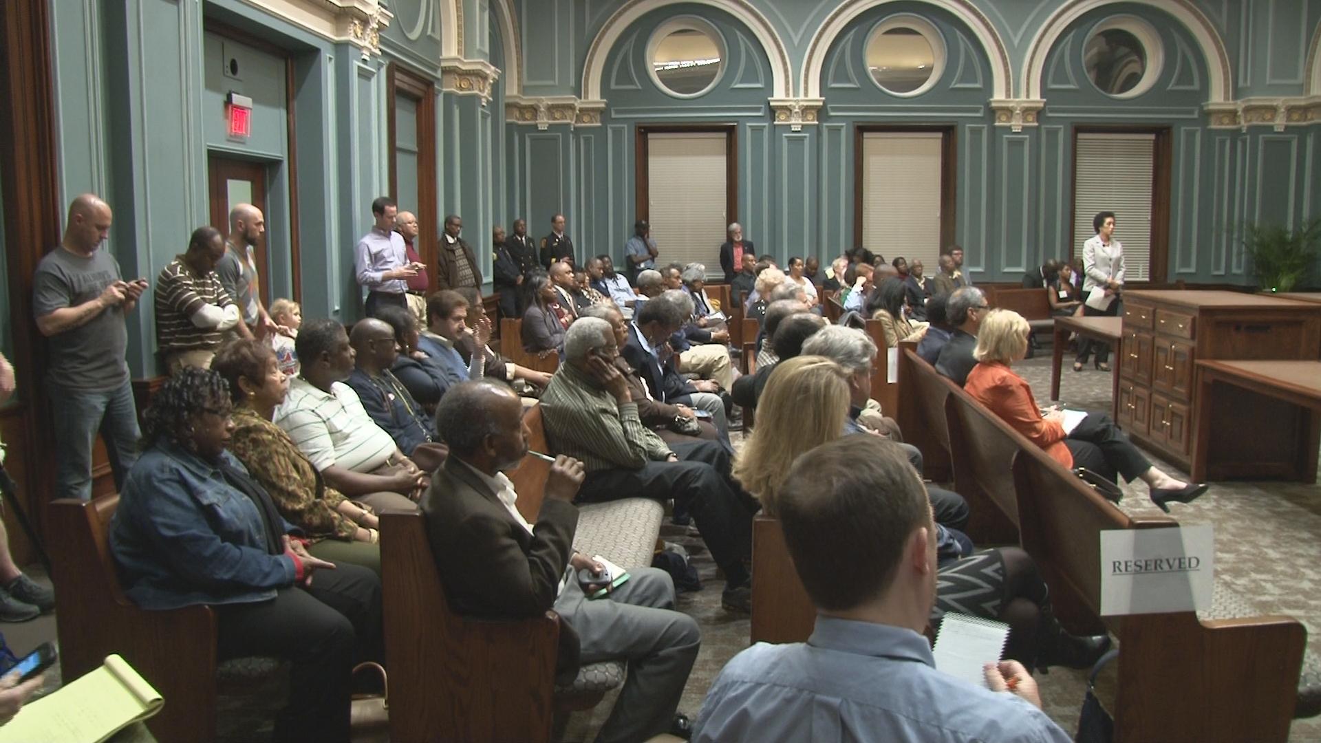 Police Chief Finalists Meet Community Members Wltx Com