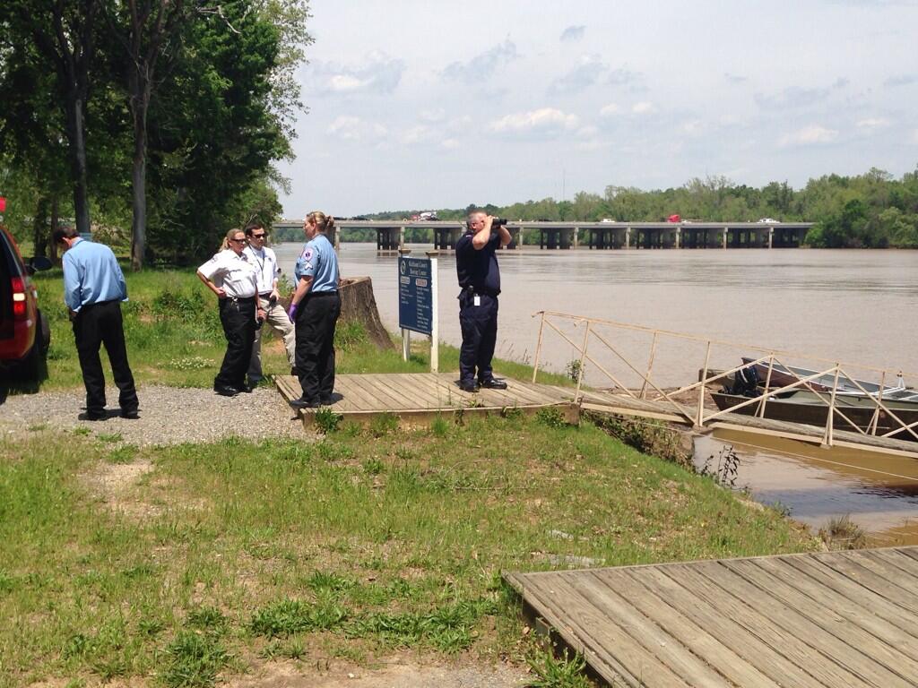 Man Jumps Off I20 Bridge Into River