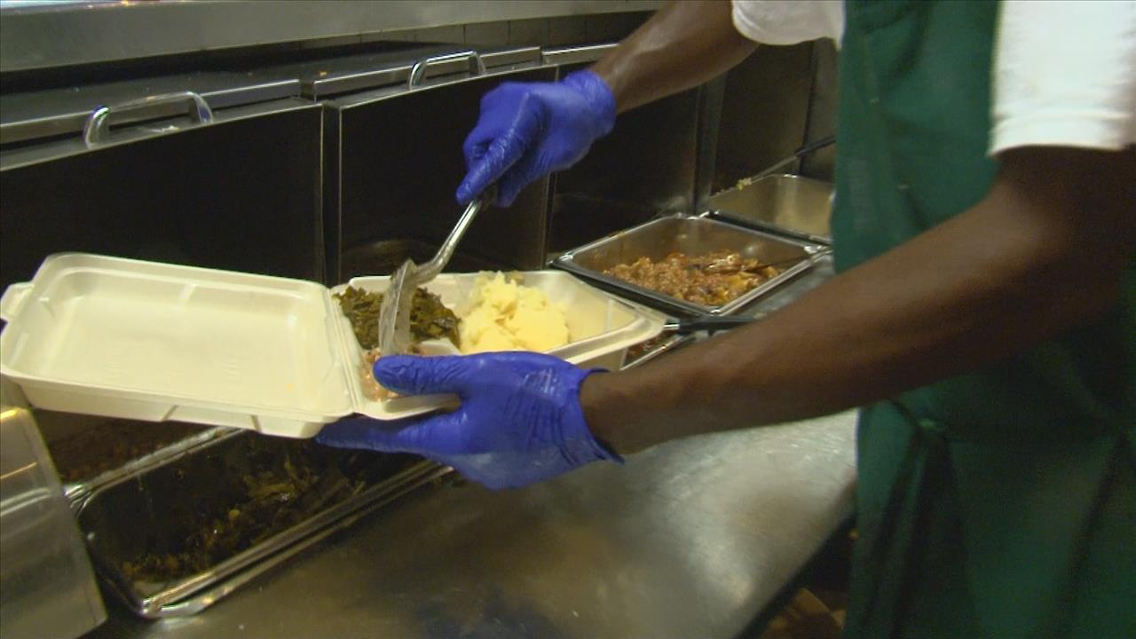SC Restaurant Workers Required to Wear Gloves