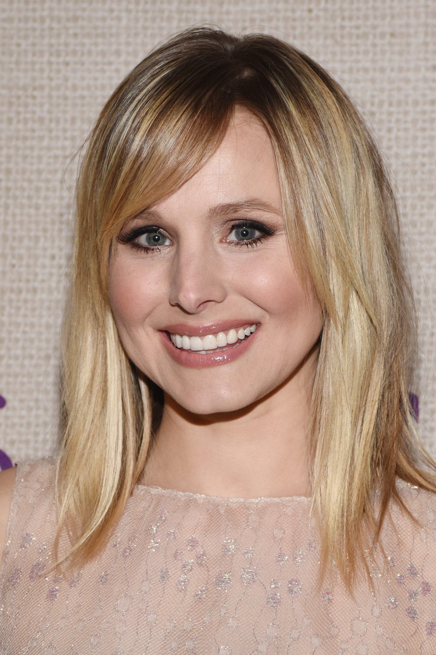 “Frozen” Actress Kristin Bell Calls Young Brain Tumor Patient | wltx.com