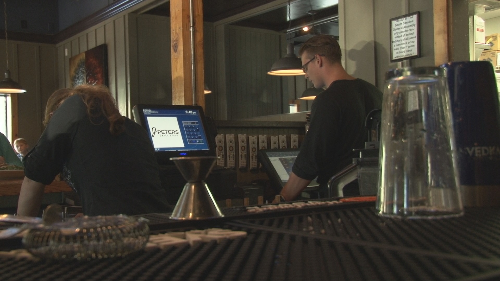 Local Servers Share Their Tipping Stories | wltx.com
