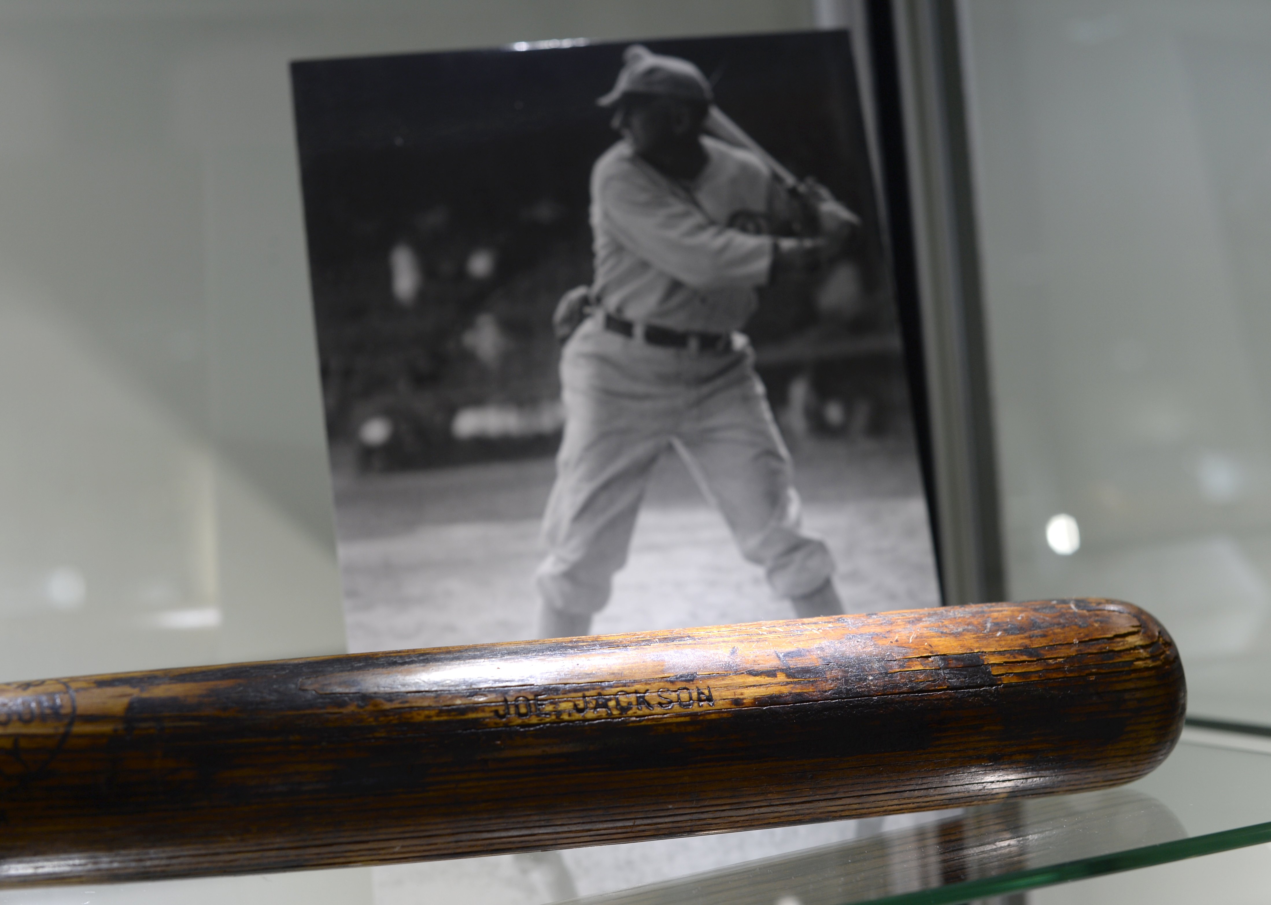Banned by MLB, 'Shoeless Joe' Jackson has Hall of Fame-like