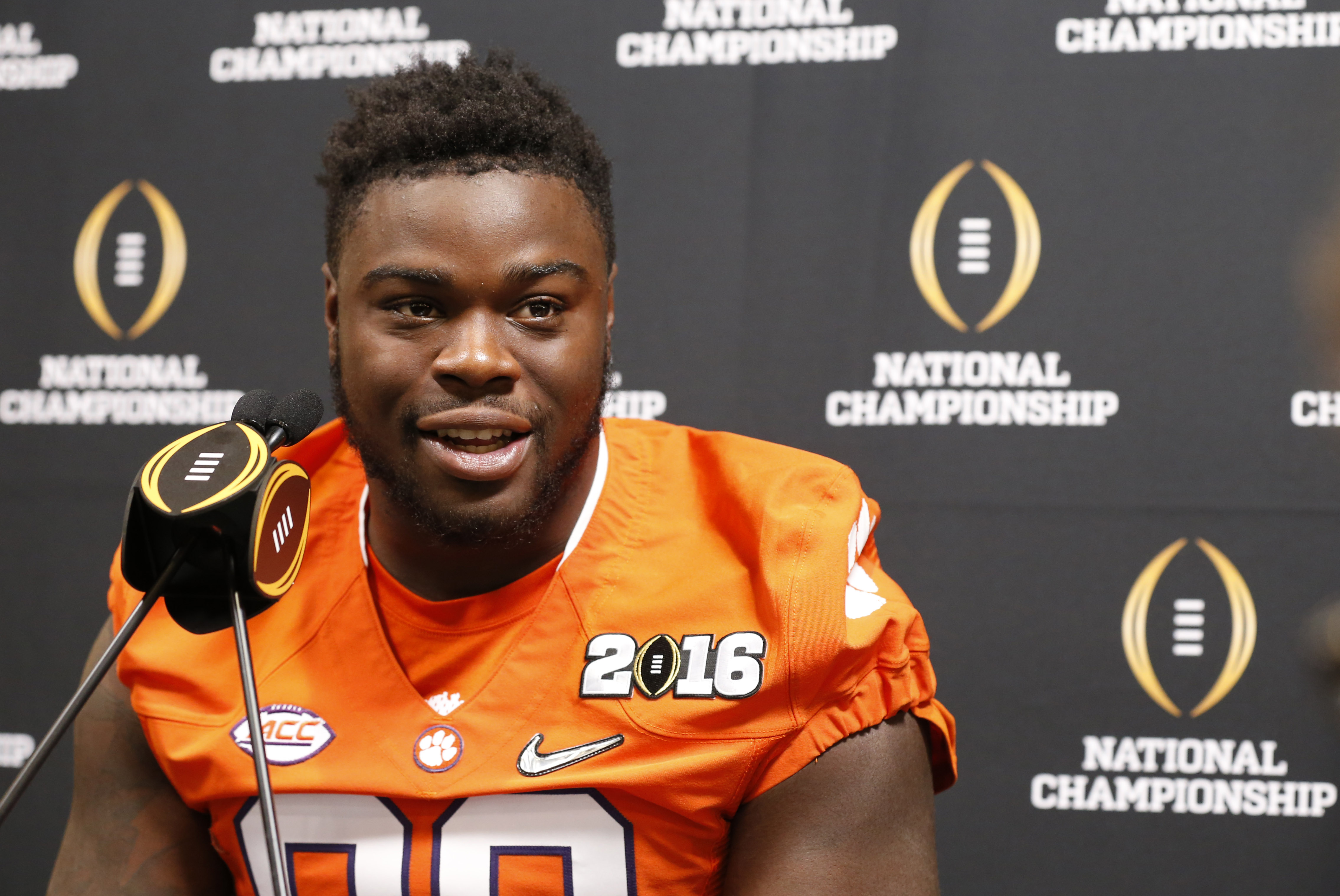 Swinney: Clemson's Shaq Lawson Expected to Play