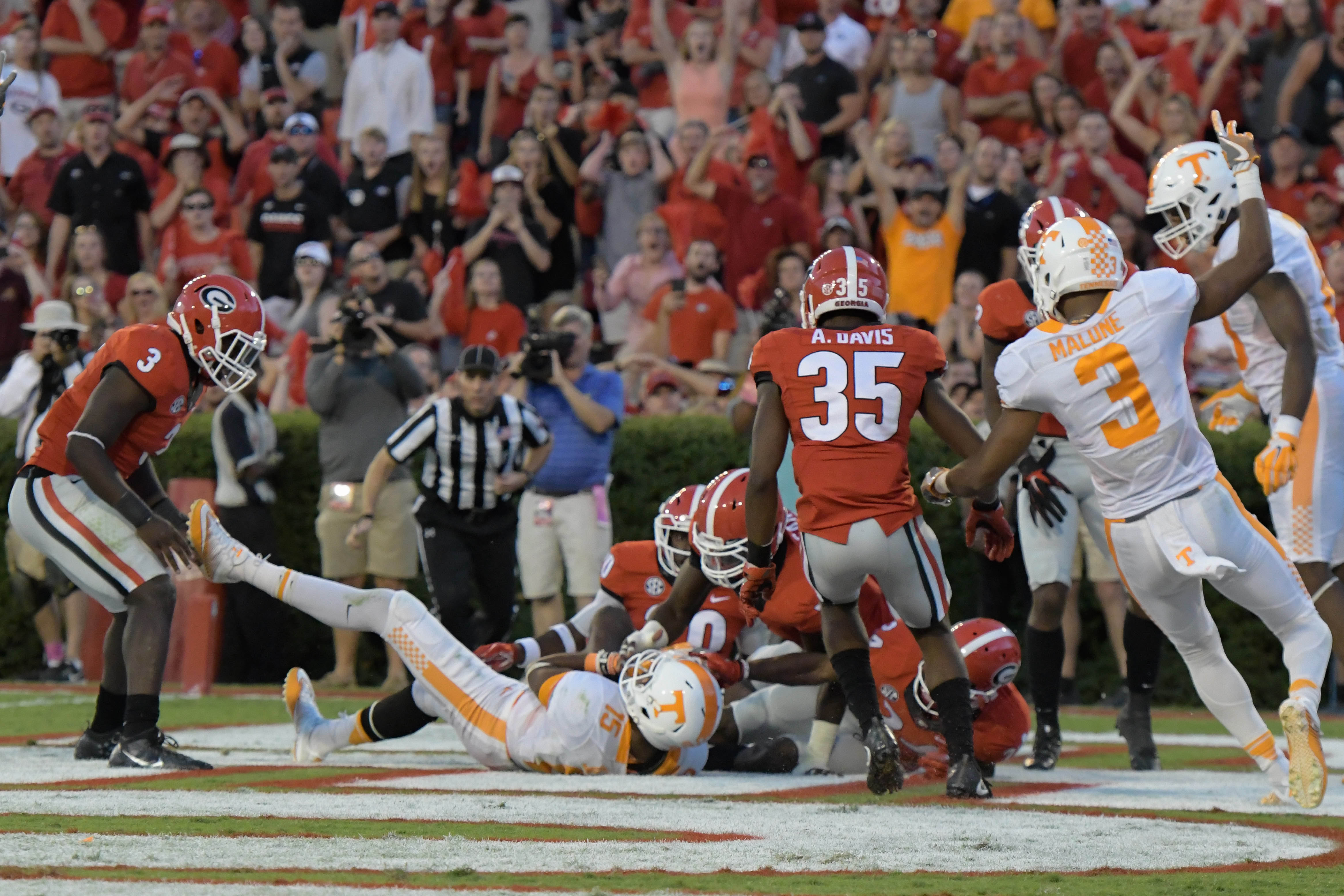 Jauan Jennings back at UT Football