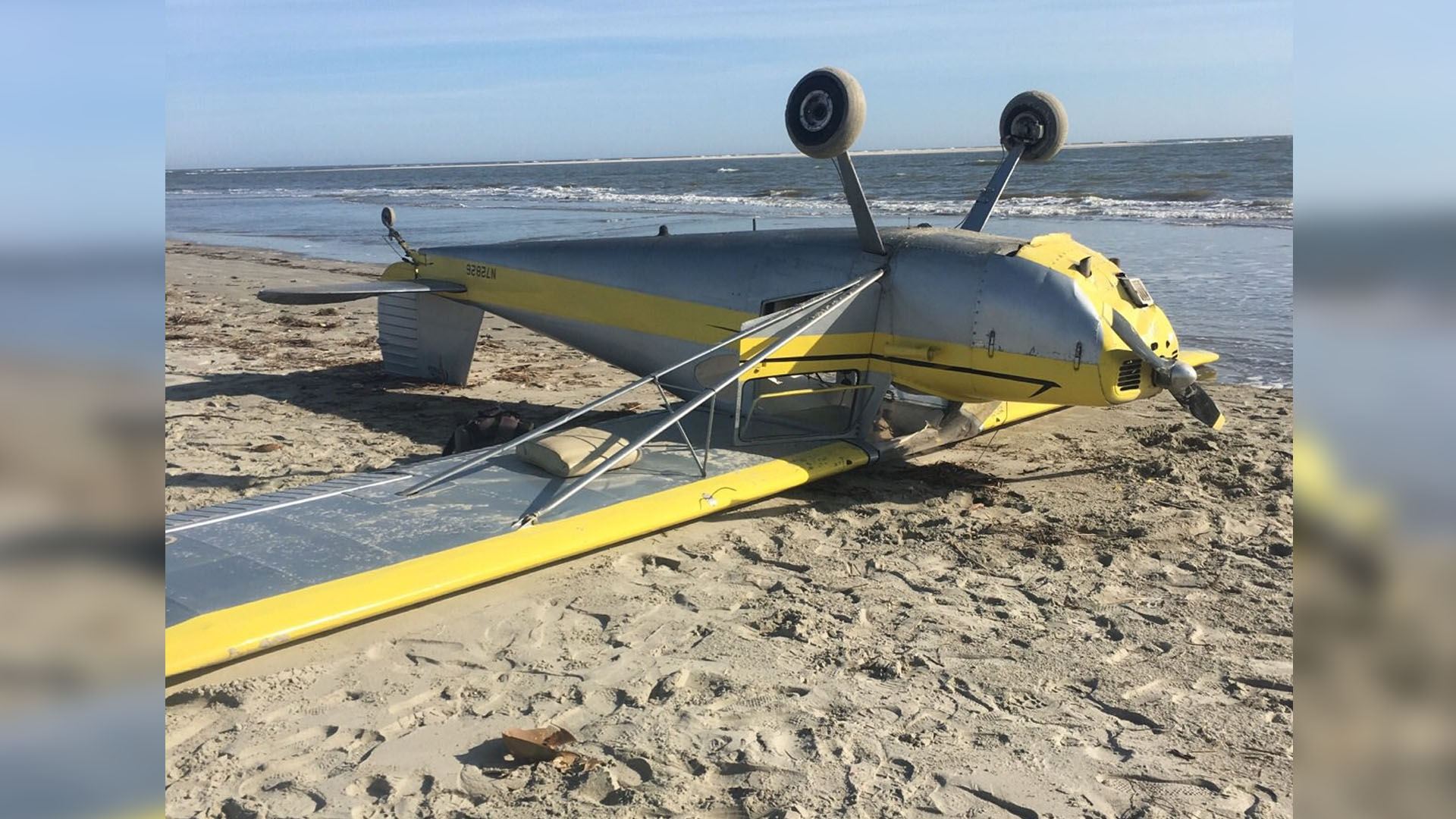 Plane Winds Up Upside Down on Charleston Beach | wltx.com