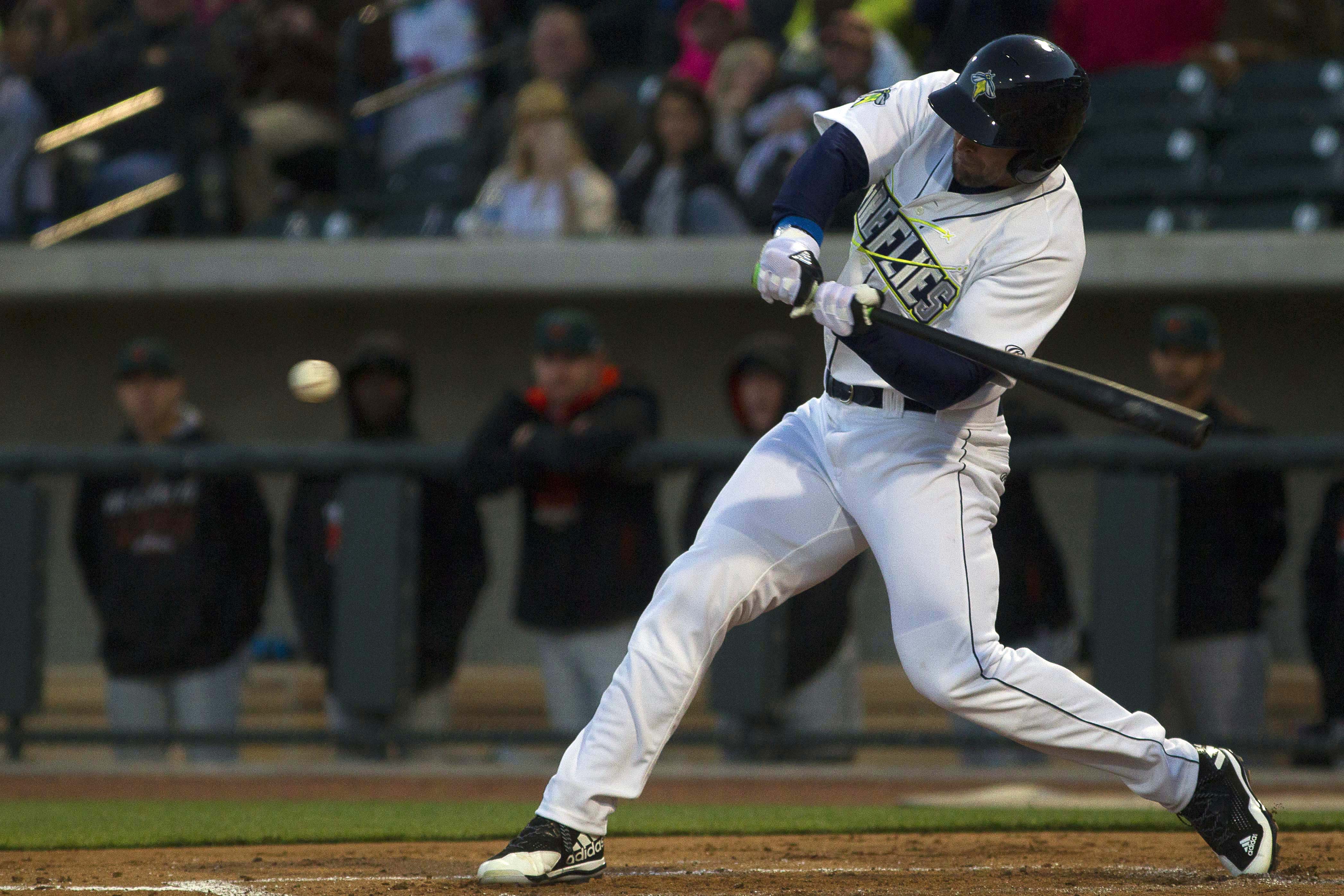 Tim Tebow Homers In First At-Bat with Columbia Fireflies (Video)