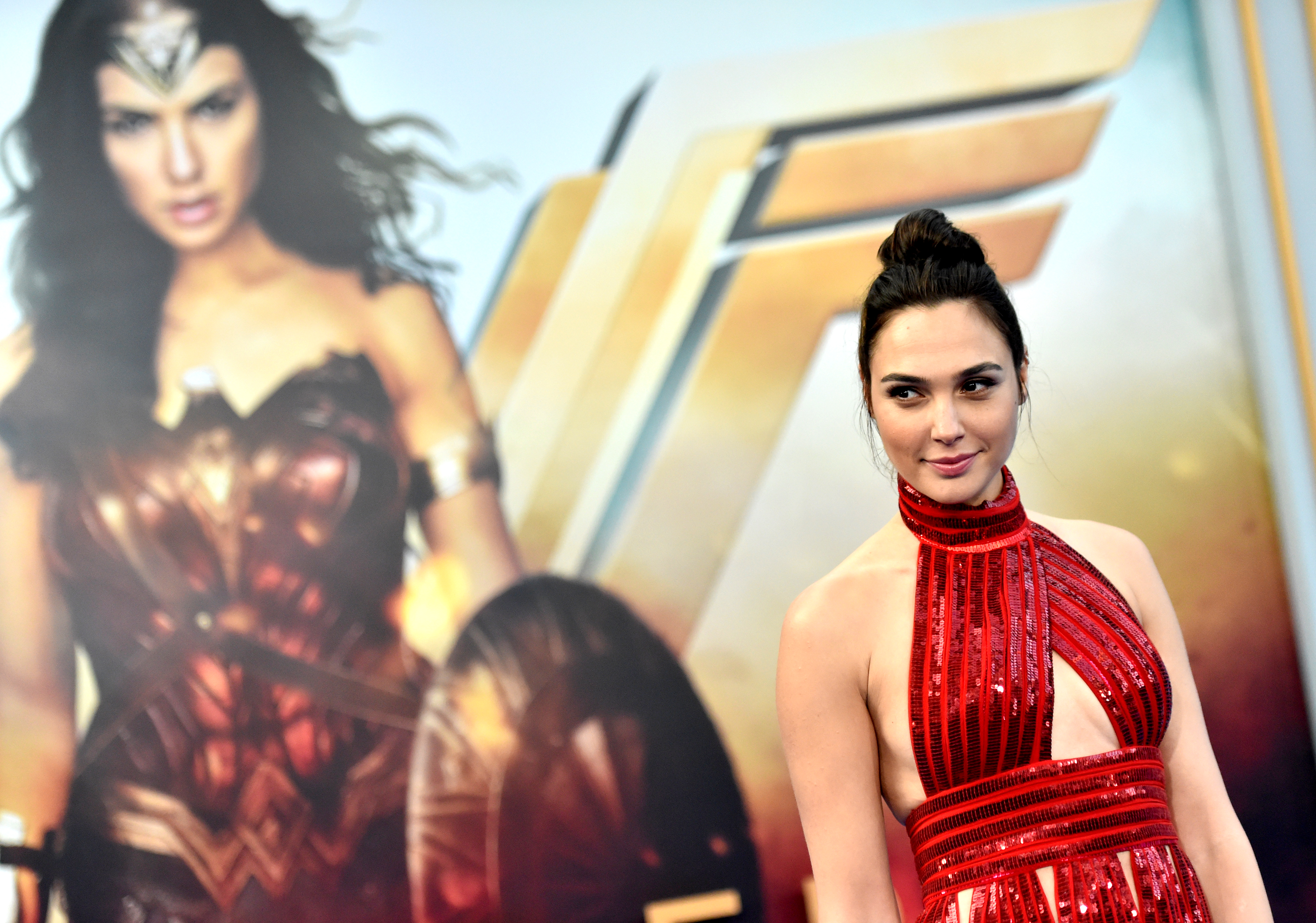 Gal Gadot Was 5 Months Pregnant During Shooting of 'Wonder Woman ...