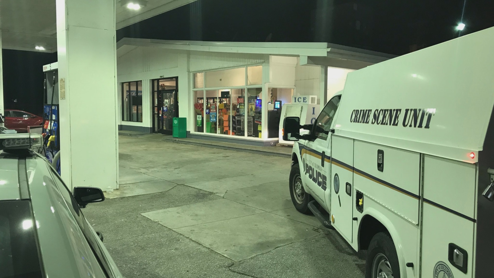 Officers Investigating Robbery at Downtown Gas Station | wltx.com