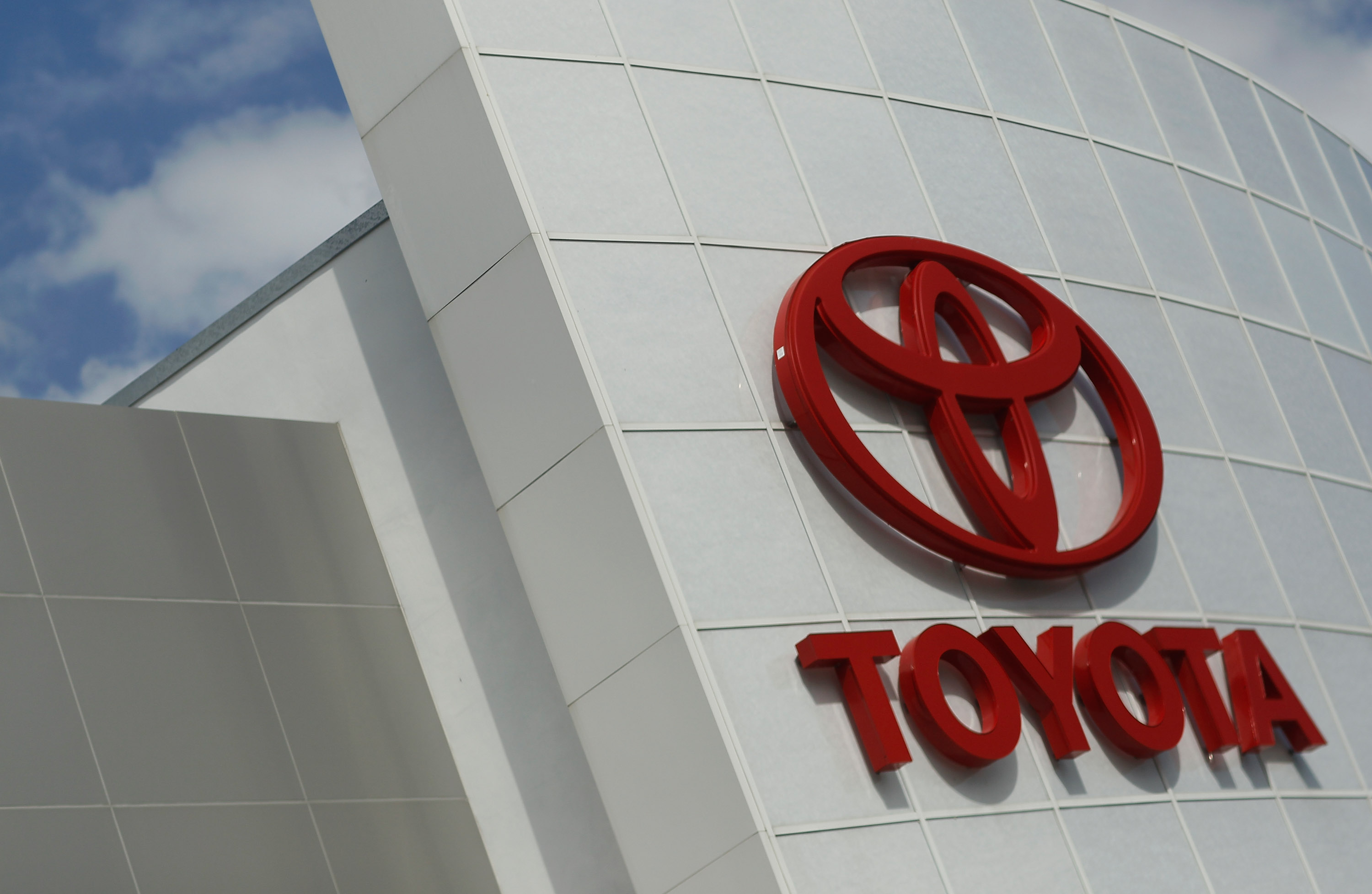 Two Deaths, Canadian Probe Cause Huge Toyota SUV Recall | wltx.com